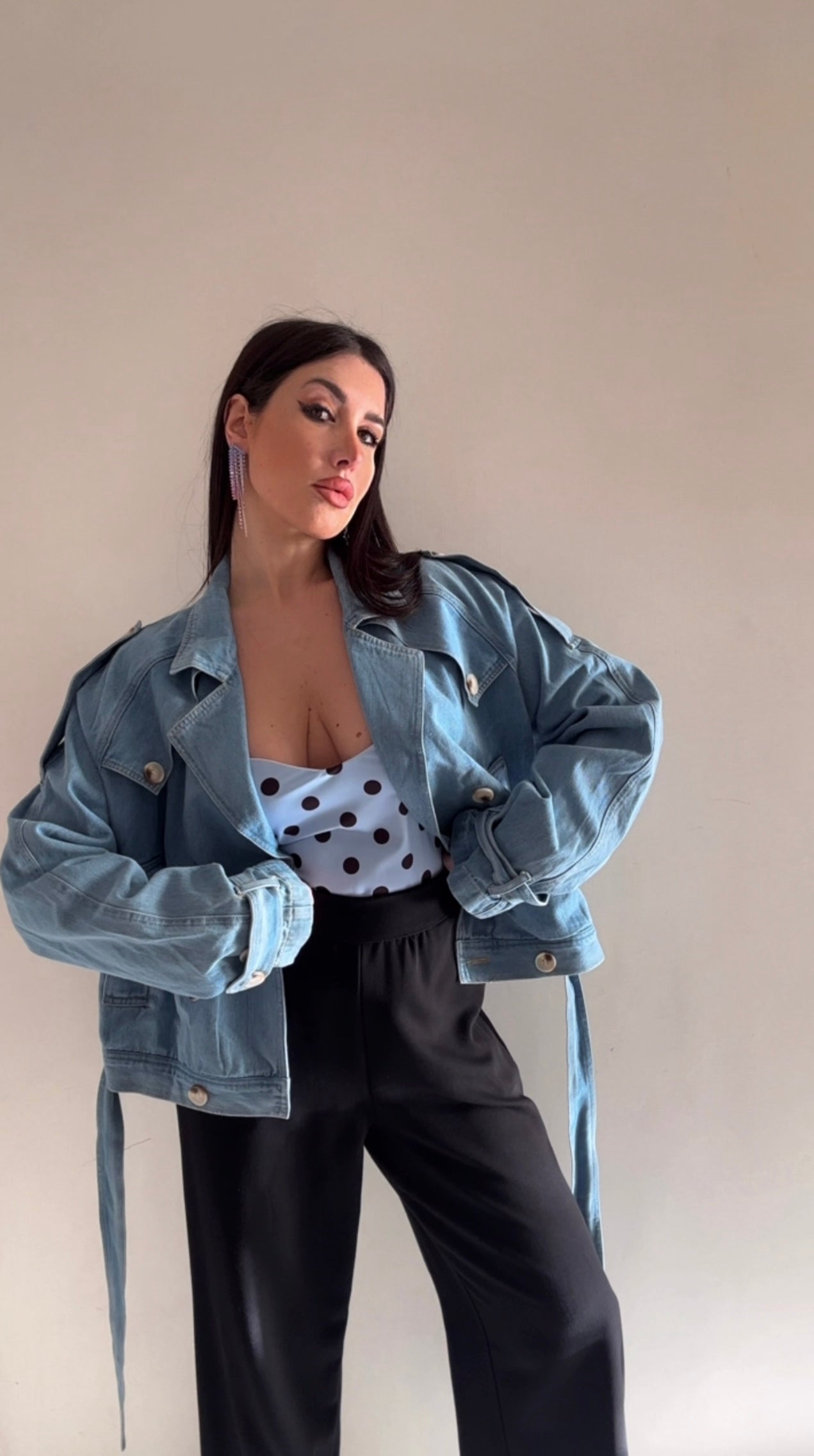 Trench in denim da donna a doppio petto con cintura regolabile
