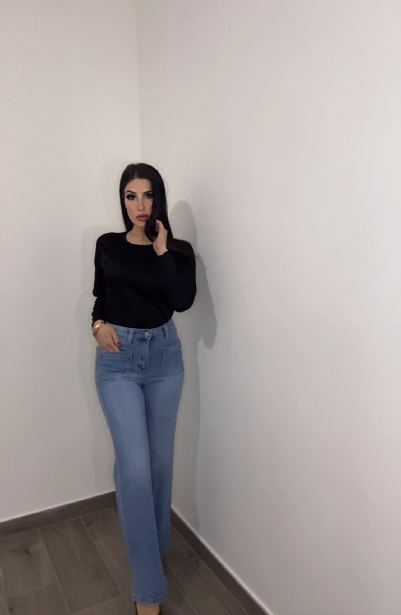 Jeans modello Straight con tasche anteriori