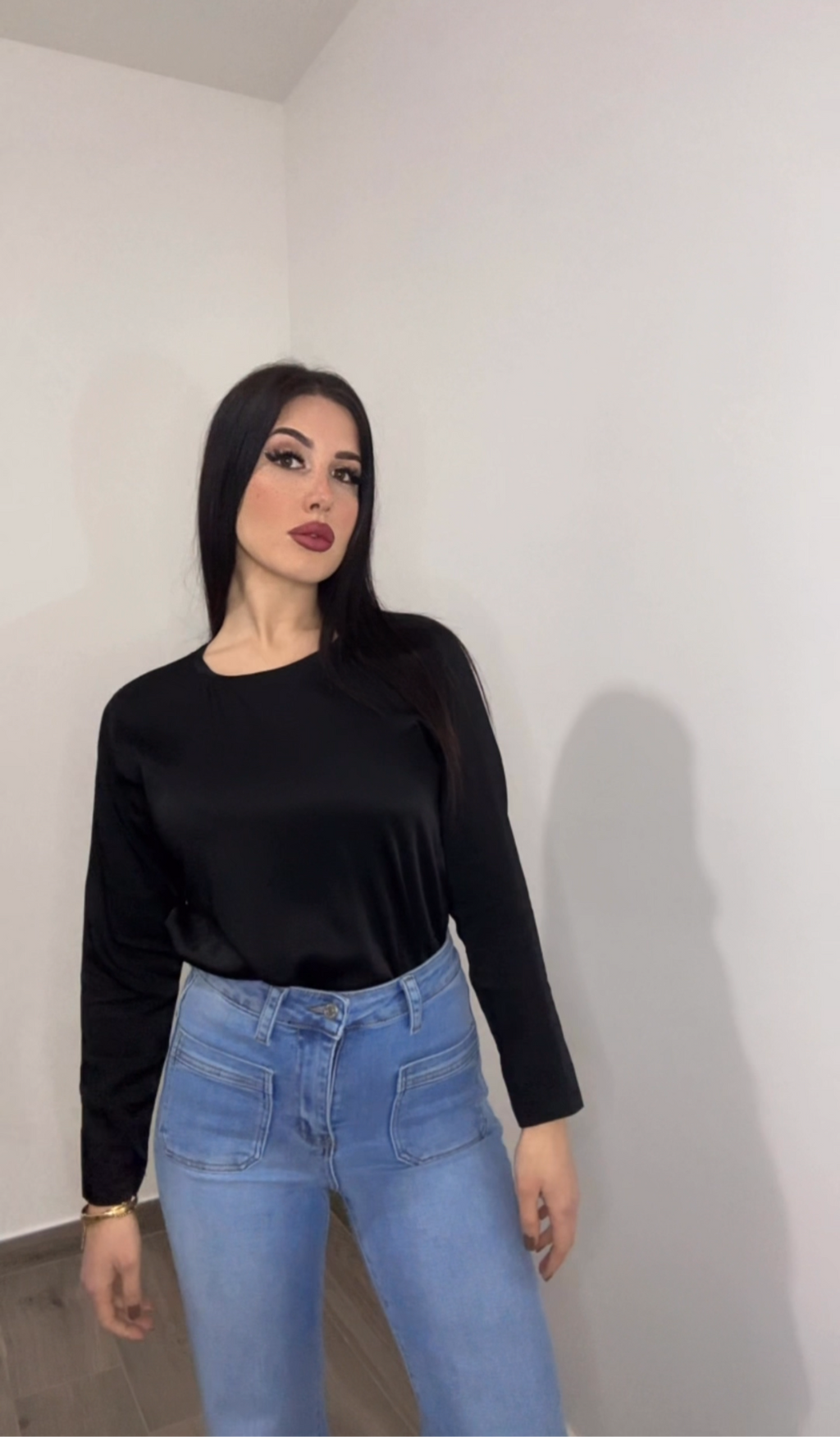 Jeans modello Straight con tasche anteriori