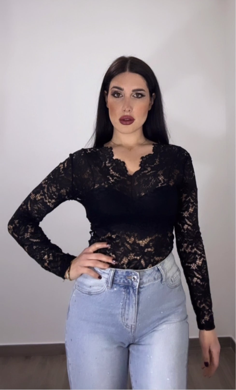 Maglia in pizzo nero