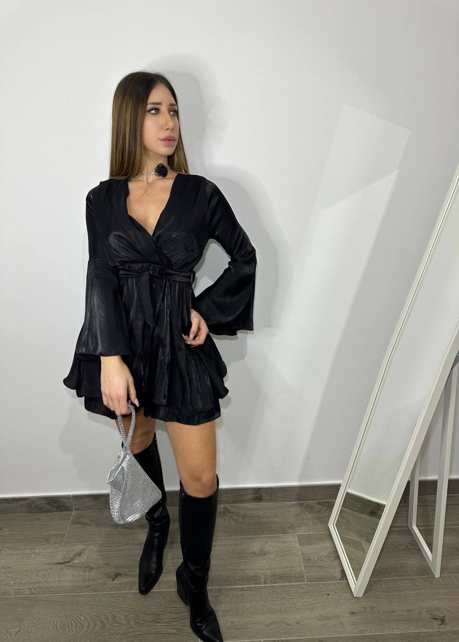 Abito Aila (black version)